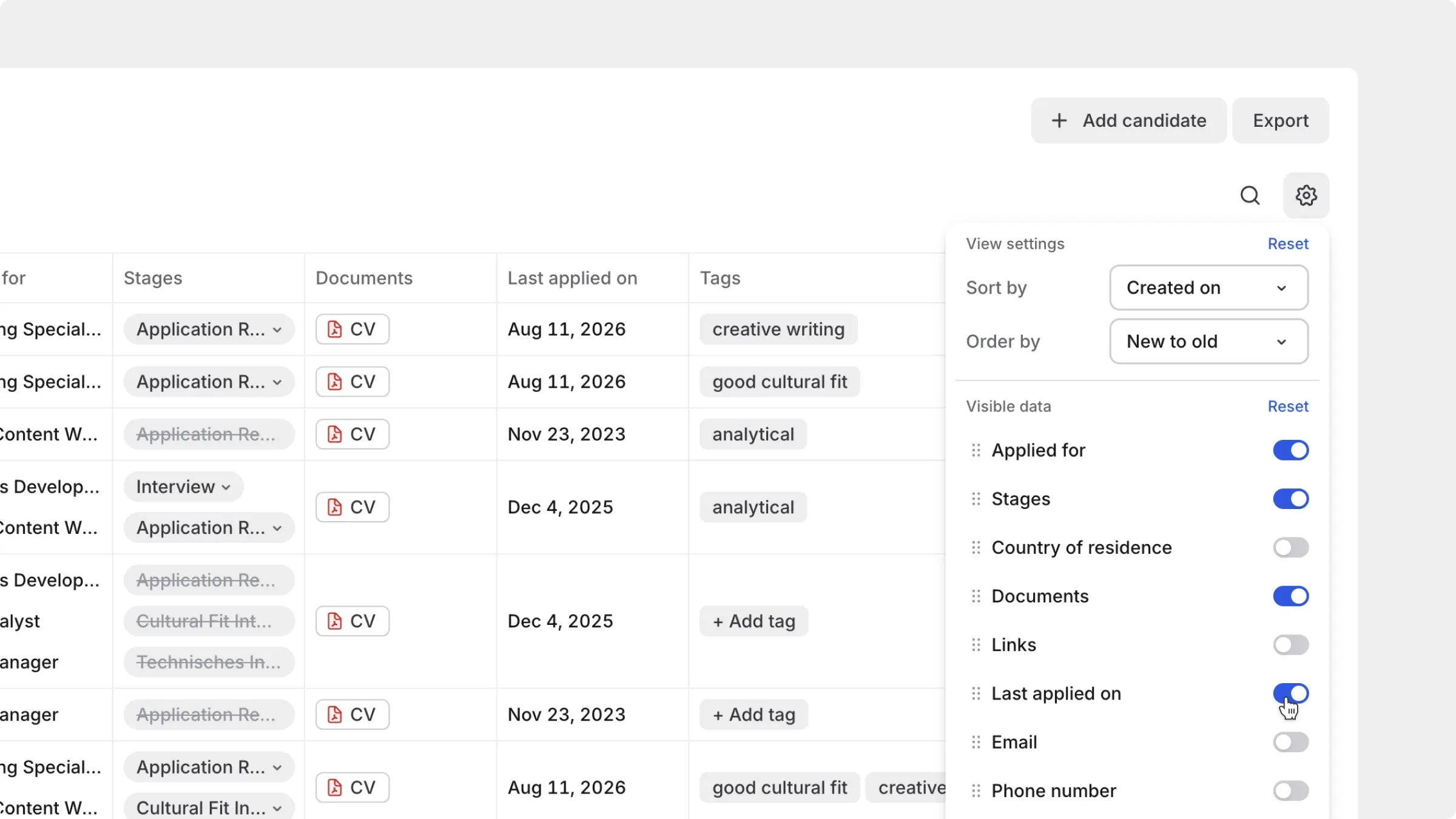 Candidate table with document, link and phone-number columns in view settings