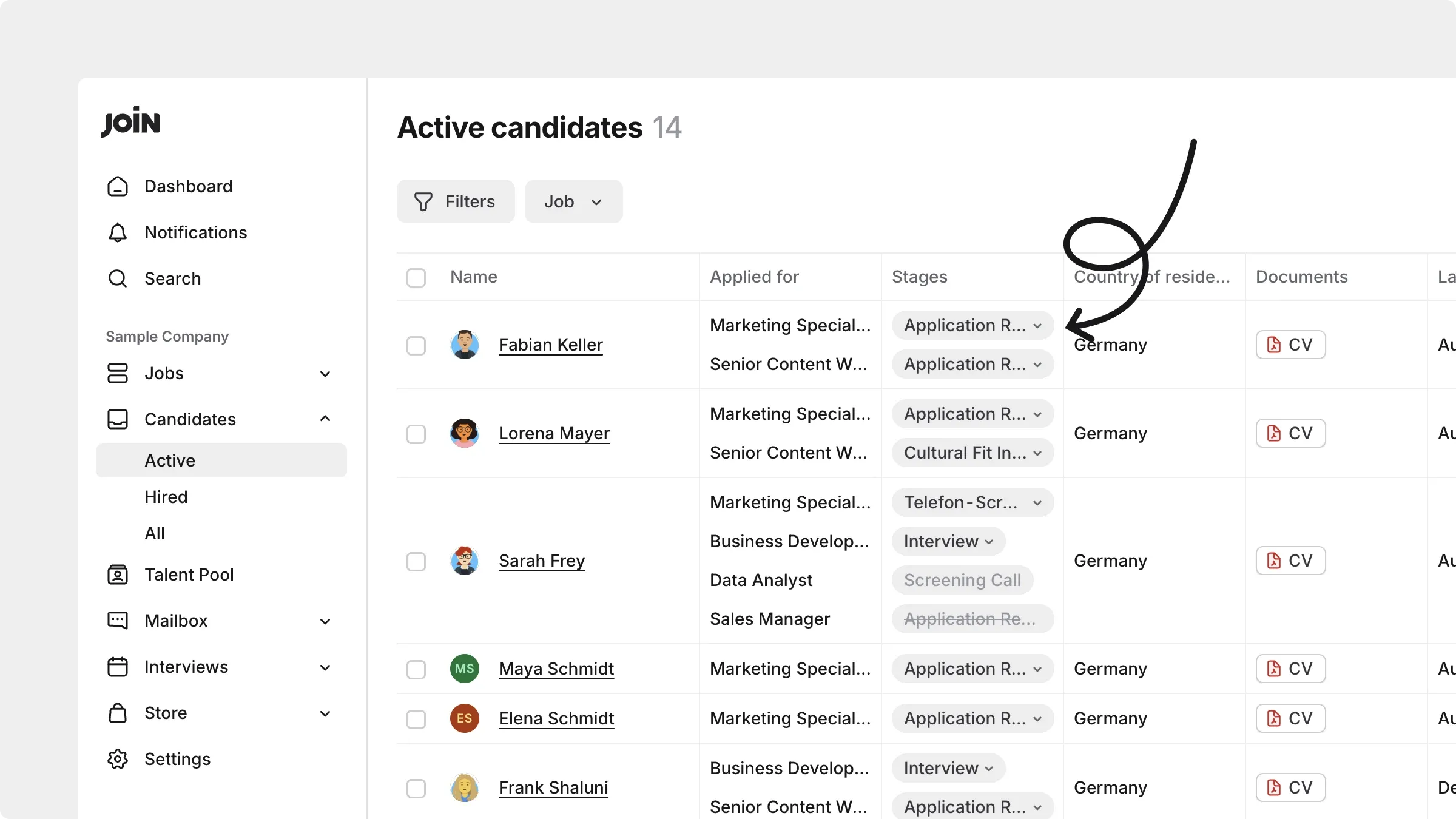 Candidate table gathering multiple applications and their stages in one row